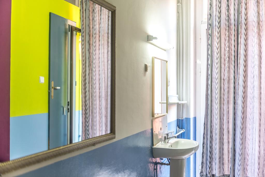 Hostel Turisol บาร์เซโลนา ภายนอก รูปภาพ