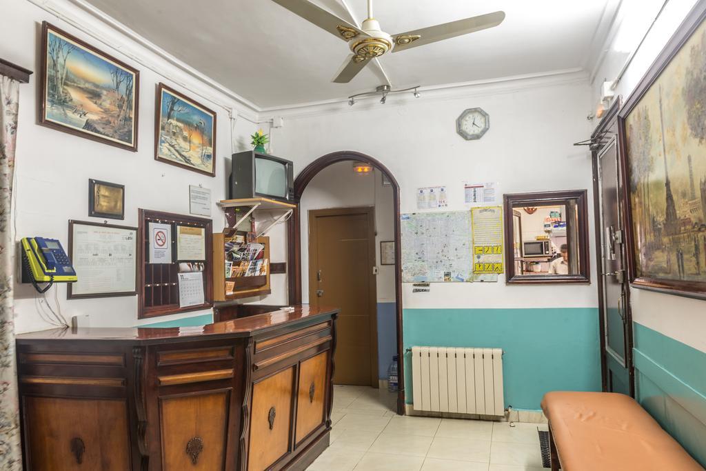 Hostel Turisol บาร์เซโลนา ภายนอก รูปภาพ